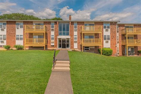 View prices, photos, virtual tours, floor plans, amenities, pet policies, rent specials, property details and availability for apartments at West Hill Apartments on ForRent. . Naugatuck apartments for rent